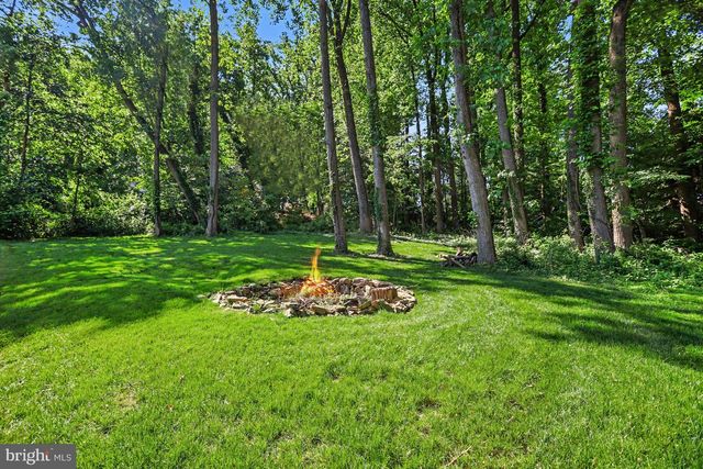 2808 SPRING VALLEY RD, Lancaster, PA 17601