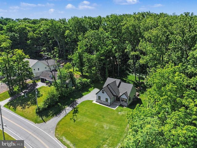 2808 SPRING VALLEY RD, Lancaster, PA 17601