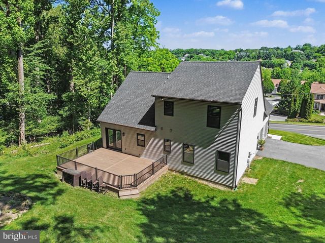 2808 SPRING VALLEY RD, Lancaster, PA 17601