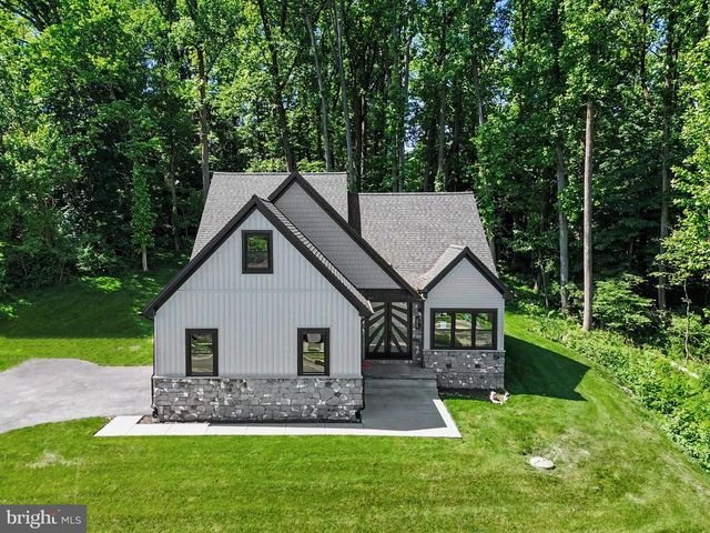 2808 SPRING VALLEY RD, Lancaster, PA 17601