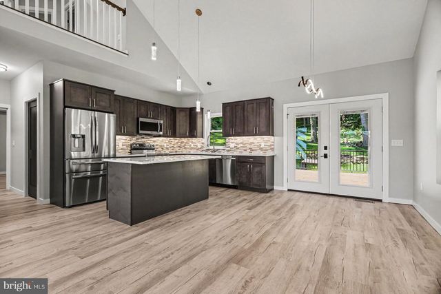 2808 SPRING VALLEY RD, Lancaster, PA 17601