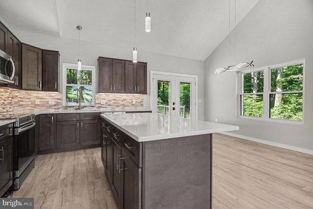 2808 SPRING VALLEY RD, Lancaster, PA 17601