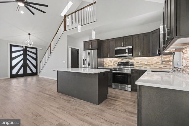 2808 SPRING VALLEY RD, Lancaster, PA 17601