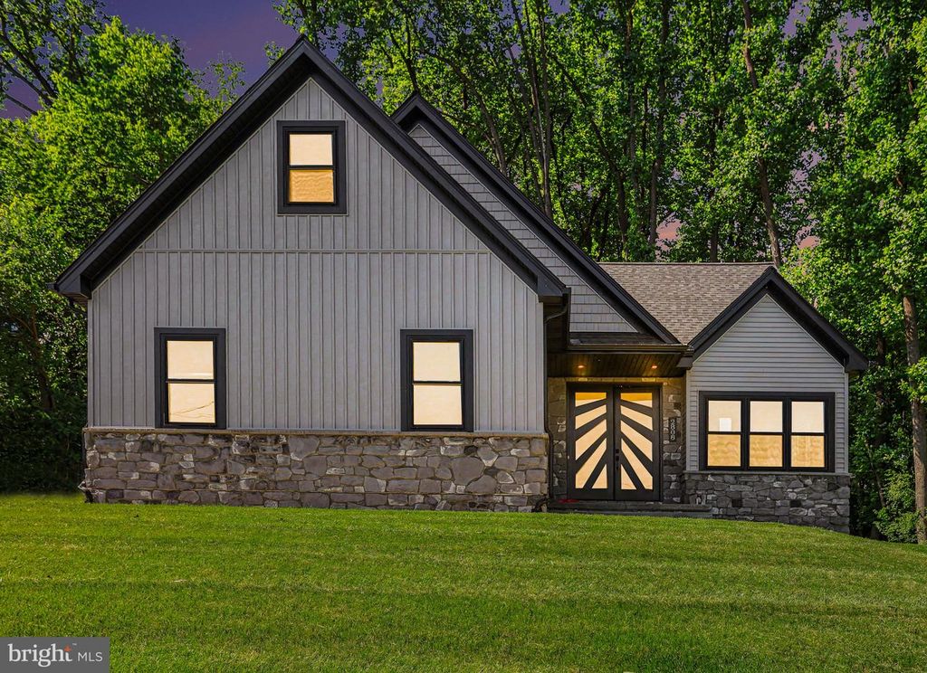 2808 SPRING VALLEY RD, Lancaster, PA 17601
