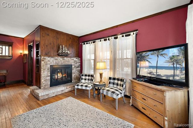 140 E Lawrence Avenue, Royal Oak, MI 48073