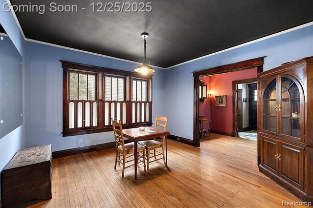 140 E Lawrence Avenue, Royal Oak, MI 48073