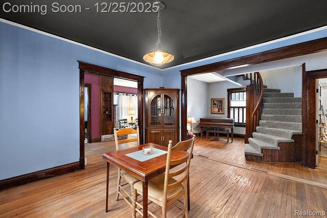 140 E Lawrence Avenue, Royal Oak, MI 48073