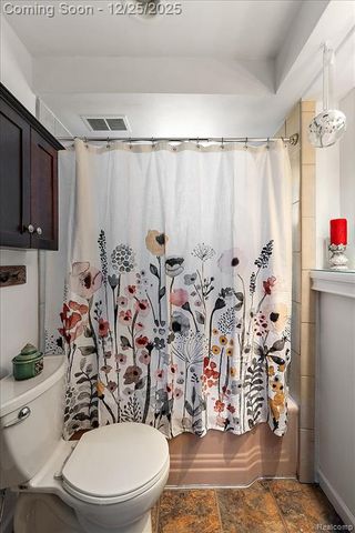 140 E Lawrence Avenue, Royal Oak, MI 48073