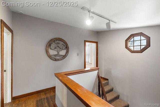 140 E Lawrence Avenue, Royal Oak, MI 48073