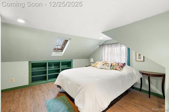 140 E Lawrence Avenue, Royal Oak, MI 48073