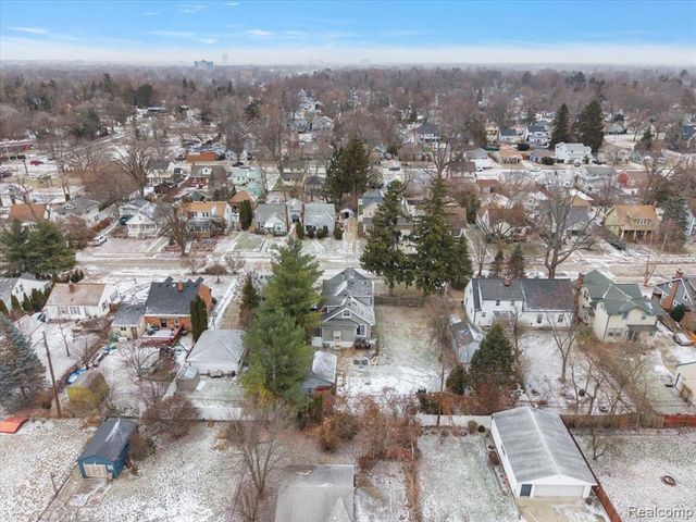 140 E Lawrence Avenue, Royal Oak, MI 48073