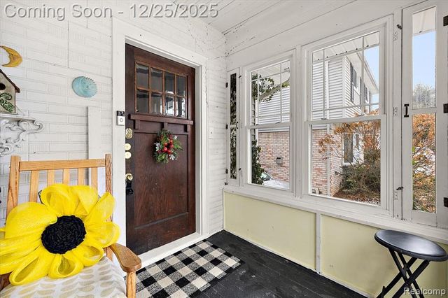 140 E Lawrence Avenue, Royal Oak, MI 48073