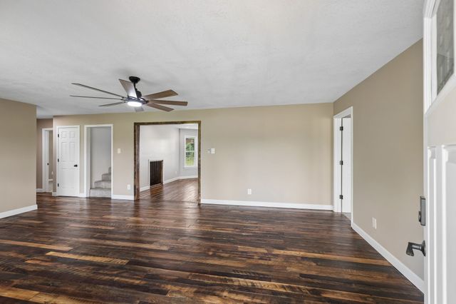 1985 Egypt Rd, Chapel Hill, TN 37034
