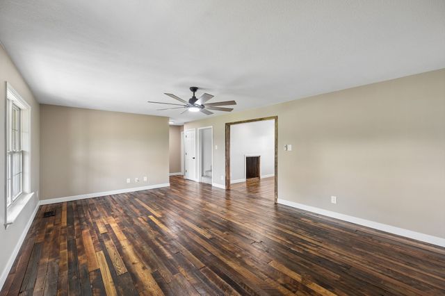 1985 Egypt Rd, Chapel Hill, TN 37034
