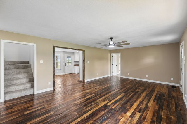 1985 Egypt Rd, Chapel Hill, TN 37034