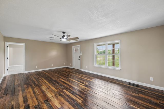 1985 Egypt Rd, Chapel Hill, TN 37034