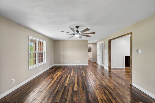 1985 Egypt Rd, Chapel Hill, TN 37034