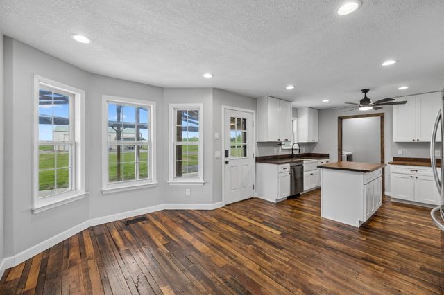 1985 Egypt Rd, Chapel Hill, TN 37034