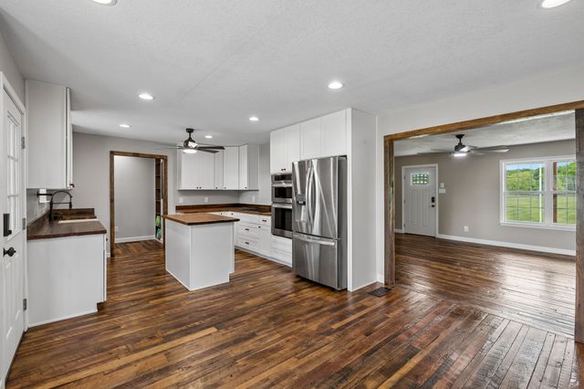 1985 Egypt Rd, Chapel Hill, TN 37034