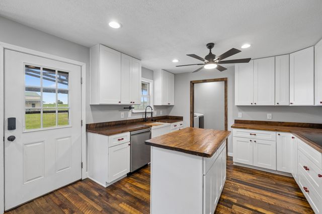 1985 Egypt Rd, Chapel Hill, TN 37034