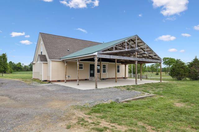 1985 Egypt Rd, Chapel Hill, TN 37034