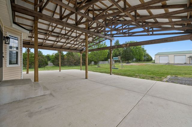 1985 Egypt Rd, Chapel Hill, TN 37034