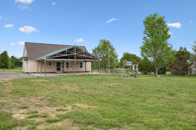 1985 Egypt Rd, Chapel Hill, TN 37034
