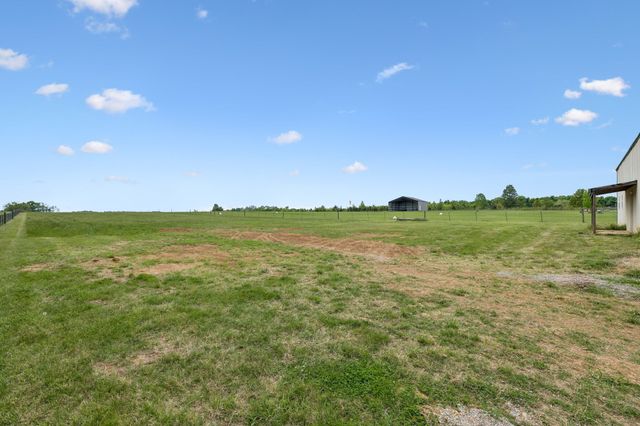 1985 Egypt Rd, Chapel Hill, TN 37034