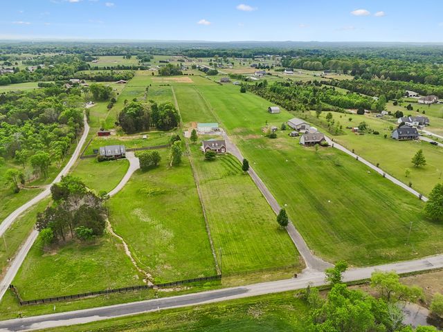 1985 Egypt Rd, Chapel Hill, TN 37034