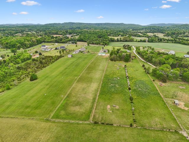 1985 Egypt Rd, Chapel Hill, TN 37034