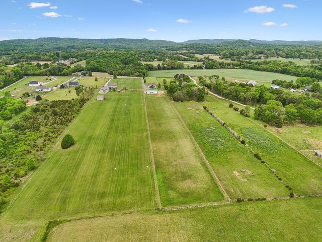 1985 Egypt Rd, Chapel Hill, TN 37034