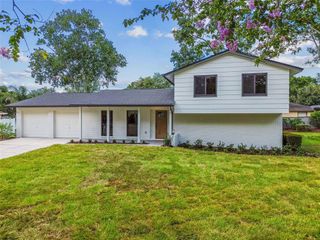 3203 SHADY GLEN CIRCLE, Tampa, FL 33618