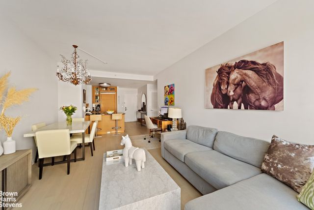 200 W End Ave Apt 6B, New York City, NY 10023