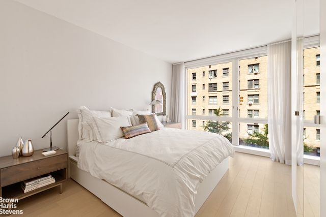 200 W End Ave Apt 6B, New York City, NY 10023