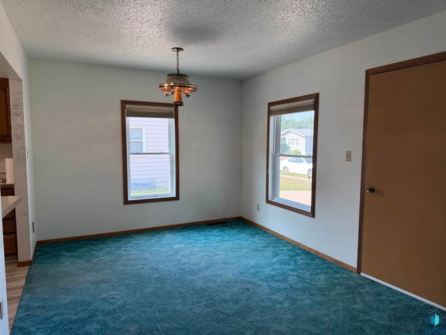 422 S Elmwood Ave Avenue, Sioux Falls, SD 57104