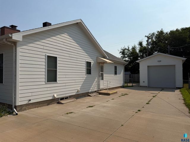 422 S Elmwood Ave Avenue, Sioux Falls, SD 57104