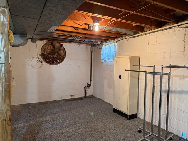 422 S Elmwood Ave Avenue, Sioux Falls, SD 57104