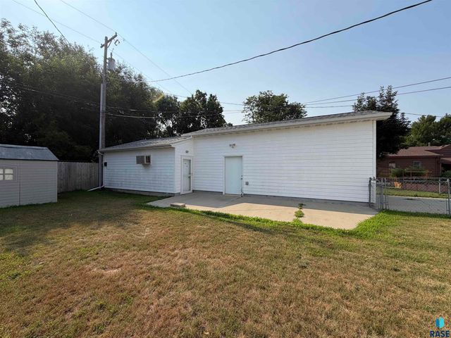 422 S Elmwood Ave Avenue, Sioux Falls, SD 57104