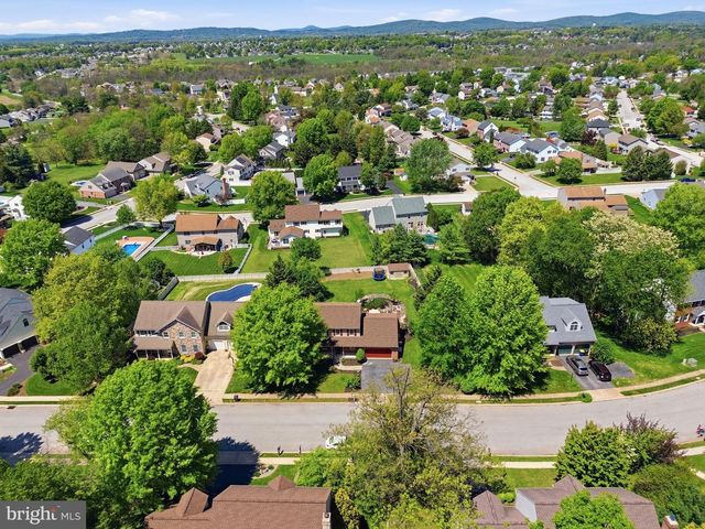 2933 RIDINGS WAY, York, PA 17408