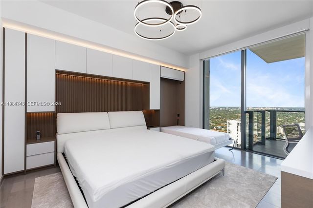 88 SW 7th St 3406, Miami, FL 33130