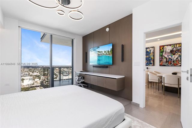 88 SW 7th St 3406, Miami, FL 33130