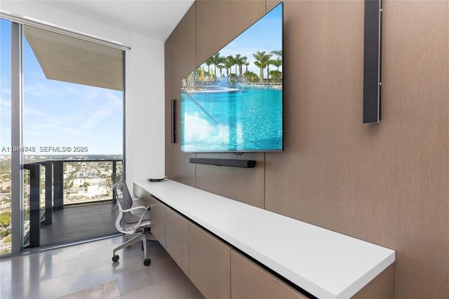 88 SW 7th St 3406, Miami, FL 33130