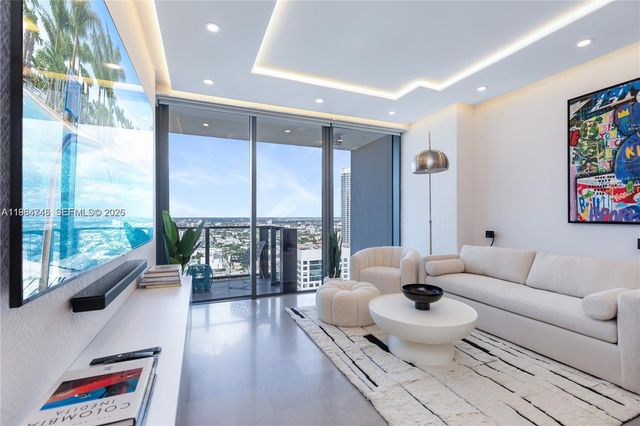 88 SW 7th St 3406, Miami, FL 33130