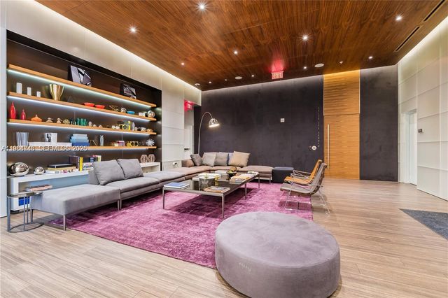 88 SW 7th St 3406, Miami, FL 33130