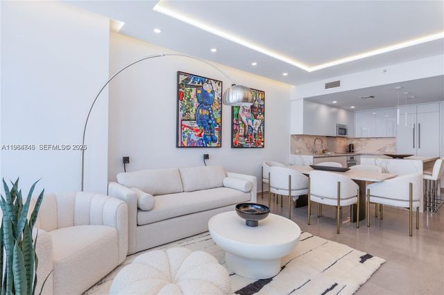 88 SW 7th St 3406, Miami, FL 33130