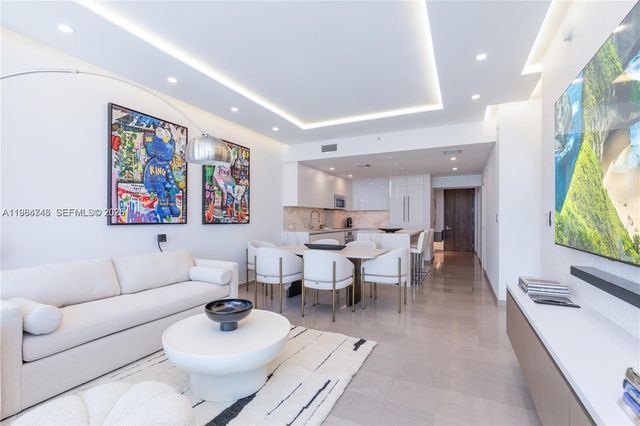 88 SW 7th St 3406, Miami, FL 33130