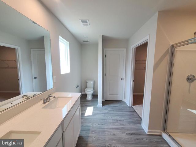 11 HOLLY RD, Charles Town, WV 25414