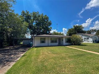 910 S Austin Street, Sherman, TX 75090