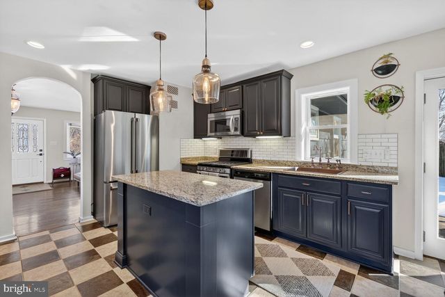 2201 HARVARD DR, Alexandria, VA 22307