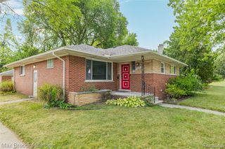 24601 Ridgedale Street, Oak Park, MI 48237